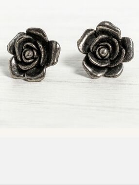 Vintage Rose Clip-On Earrings Antique Silver Floral Studs Statement Jewelry